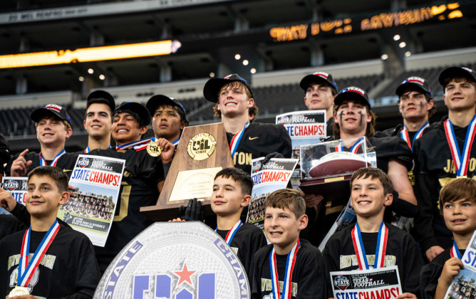 SPOTLIGHT ON STATE CHAMPION JAYTON JAYBIRDS PHOTOS BY CAMDEN REESE