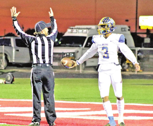 Bulldogs break Broncos in bi-district bout