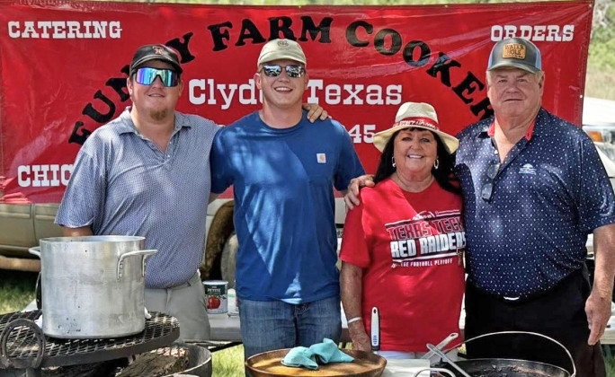 MAY DAY CONTEST WINNERS On Saturday, May 30 members of the Spur community came together in a special event as a fundraiser for the Spur pool. There was friendly competition in a chili cookoff and a michelada/bloody Mary contest.