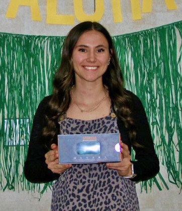Jeri Holcomb won the 4-H Gold Star award.