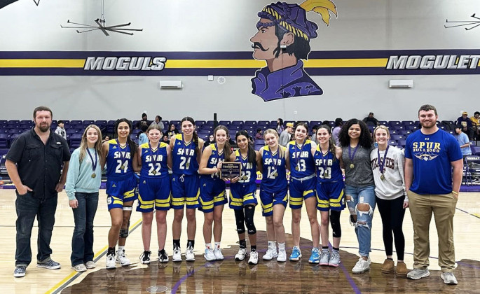 TOURNEY CHAMPS On Saturday, the JV Spurettes won the Munday girls basketball tournament. | COURTESY PHOTO