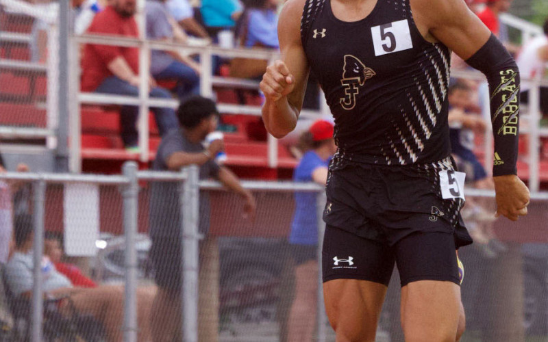 SEAN STANALAND finished 1st in the 800m run and advances to regionals. | SHERI BATY PHOTOS