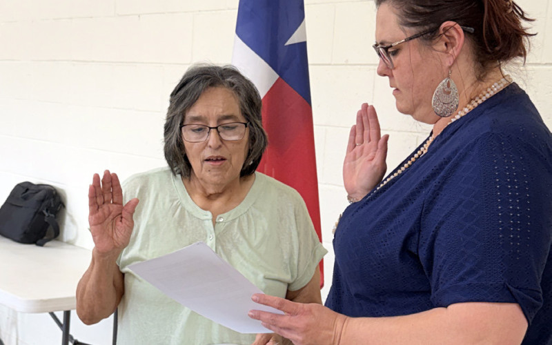 SPUR CITY COUNCIL welcomed returning board members at its May 19 regular meeting. Cit secretary Ashley Carothers (at right in each photo) administered the oath of office to Kristy Price (top photo),LaidyVasquez(middlephoto)andLandonHinson(bottom photo). | TEXAS SPUR