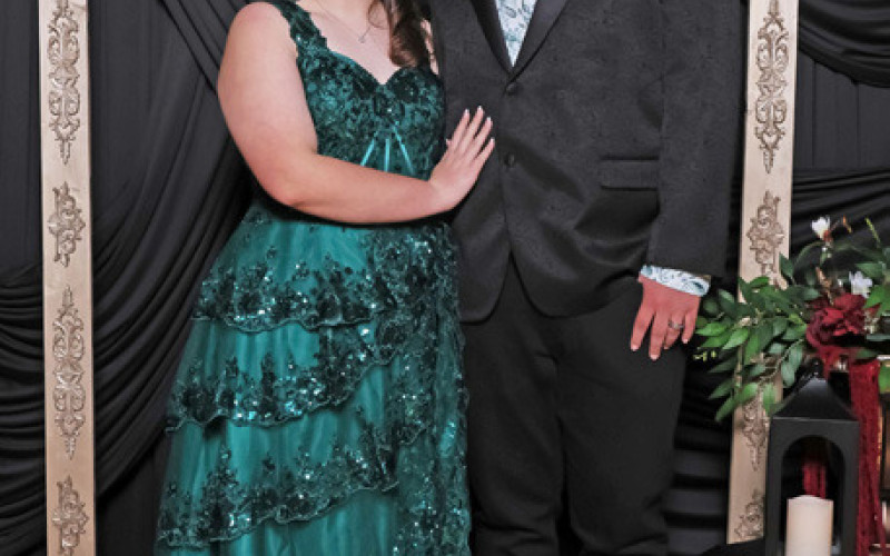 Hunter Abernathy and Camryn Arnold, “Ordinary”