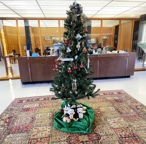 DICKENS ANGEL TREE