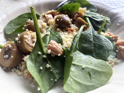 Couscous and spinach grain bowl 