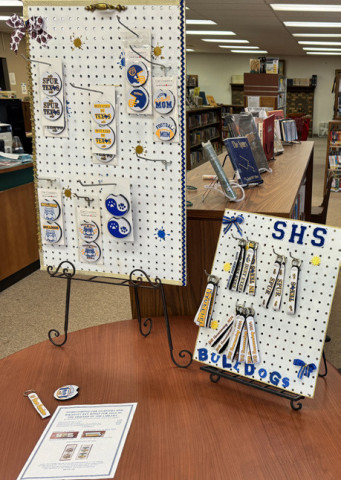 BLUE AND GOLD fundraisers are a fun way for Spur exes to show their hometown spirit— and support their hometown library. | THE TEXAS SPUR
