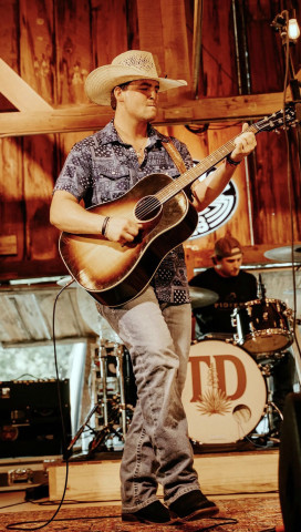 LIVE ENTERTAINMENT Reid Freeman and band will provide live music during the Garza County Junior Livestock Association’s Winner’s Circle Street Dance fundraiser Saturday, Oct. 3, at Main Street Saloon in downtown Post. | COURTESY PHOTO