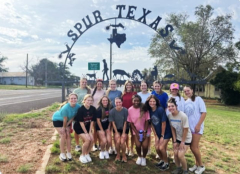 Spur gets cleanup help from Trinity Christian volunteers