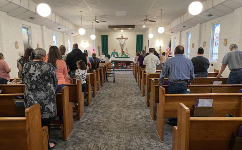 CHANGING PARISHES Father Jeganathan Arulsamy celebrated his final mass as priest of St. Mary’s Catholic Church in Spur, and members of the parish came to wish him well in his new post. MORE PHOTOS, PAGE 12 | THE TEXAS SPUR