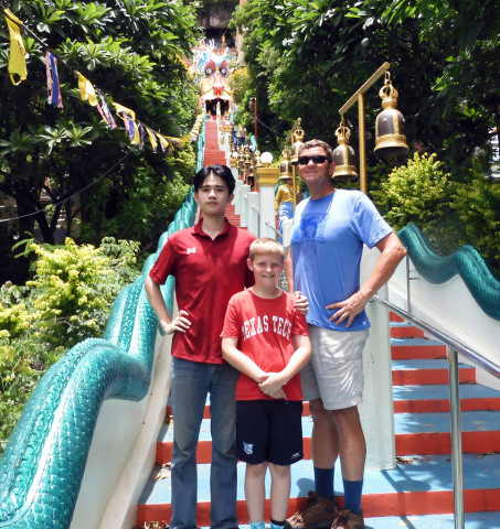 GREETINGS FROM THAILAND Students and school staff back homeinSpurrememberSuebsakMacharoenrungrueangas“Vun.” David Pafford and his son, Caleb, had the opportunity to visit with Vun (far left) in his own home country last week. MORE PHOTOS, PAGE 8 | COURTESY PHOTO