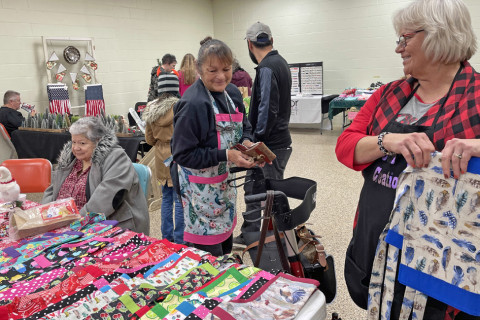 Santa to arrive in Spur 6 p.m. Dec. 16 during Late Night Shopping event; vendors to set up at Community Center