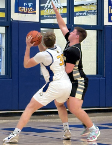 DAYTONONDEFENSE Dayton Bleiker defended against the Lions in a Feb. 10 win over Lubbock Christian. | TEXAS SPUR