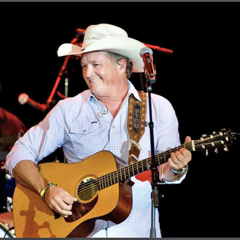 AT COYOTE STORE Multi-platinum country music recording artist Tracy Byrd will appear at The Coyote Store June 1 in Gail. Of his singles, two have topped the Billboard country singles charts:“Holdin’Heaven”in 1993 and“Ten Rounds with Jose Cuervo” in 2002. | COURTESY PHOTO