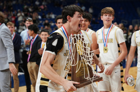JAYBIRD SPIRIT was exemplified by senior Griff Reel in celebrating Jayton’s back-to-back basketball championship last Thursday in San Antonio. HIGHLIGHT PHOTOS, PAGE 9 | UIL PHOTO