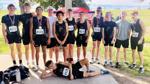 The Jayton high school Jaybirds and Lady Jays competed at the Region I Preview at Mae Simmons in Lubbock Saturday, Sept. 27. The Jaybirds and Lady Jays were the meet champions. Individual medalists for the Lady Jays were Jace Chisum, 1st place, and Maci Scott, 6th place. For the Jaybirds, Sean Stanaland finished in 3rd place, Ben Baldridge in 14th, Tucker Scott in 21st, and Easton Bleiker in 23rd.