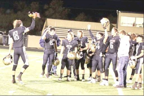 Jaybirds rout Raiders for district title