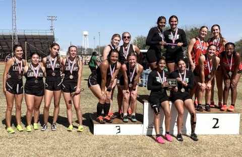 Jayton qualifies multiple tracksters for Area meet