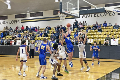 Spur Bulldogs fall to Lorenzo 50-46 in bi-district