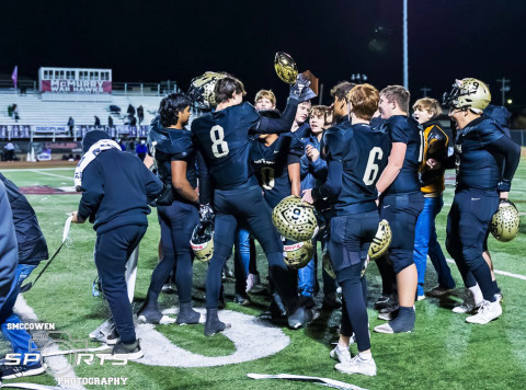 THE ROAD TO STATE for the Jayton Jaybirds lay through two-time state champions Benjamin Mustangs on Friday night. MORE PHOTOS, PAGE 5 | SMcCOWEN SPORTS PHOTO