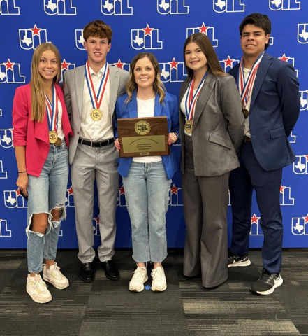STATE CHAMPIONS Congratulations go to Jayton's state champion accounting team at the State UIL Academic meet Monday in Austin. This group brought home the championship throughhardwork,dedicationandcountlesshoursofpreparation, according to their advisers on Facebook. Team members include Abigail Mosley, Tucker Scott, Jace Chisum and Kodah Tagle, led by their coach Stephanie Carpenter. See individual honors, page 8. | COURTESY PHOTO