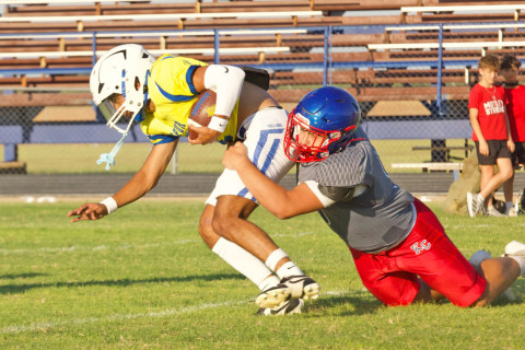 SPUR SCRIMMAGE Last week the Spur Bulldogs travelled to Knox City for a varsity football scrimmage. | SHERI BATY PHOTO