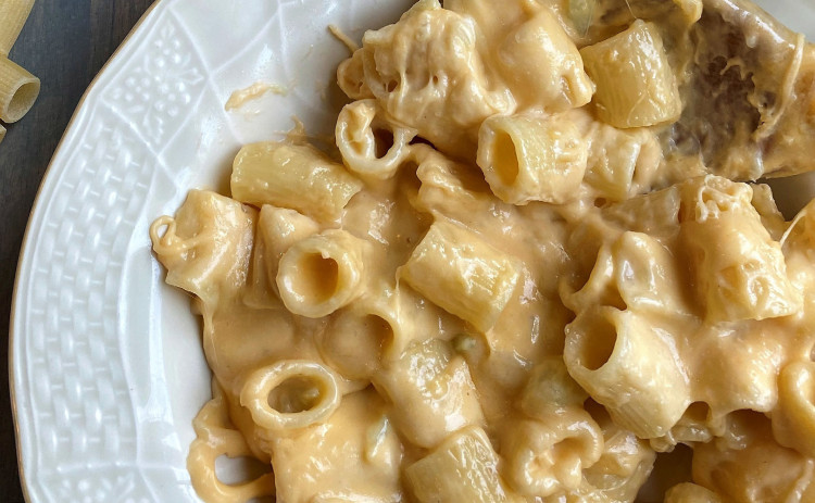 SAYCHEESE! Whereveryoulive,youcangetgreatmacaroni-and-cheeseresultswithjustafewbasicingredients. | ANGELINALaRUEPHOTO