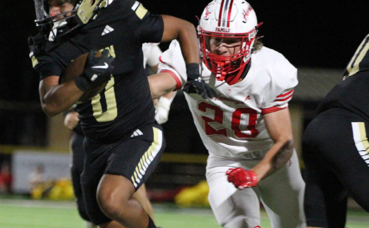 ZERO SCORES Number 0 Junior Running Back Lorenzo Vargas rambles en route to a touchdown as the Jayton Jaybirds defeated the Hermleigh Cardinals 52-0 Thursday night. | TEXAS 1A FAN