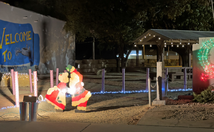 LIGHTED PATHS through Spur’s Rickels Park are some of the newly mounted holiday light fixtures along Burlington Avenue—thanks to the city’s volunteer parks committee, and to the Spur Chamber for lights on power poles. MORE PHOTOS, PAGE 4 | TEXAS SPUR